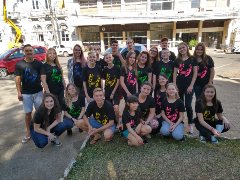 GRUPO DE BOA VISTA DO BURICÁ SE APRESENTA EM FESTIVAL INTERNACIONAL DE TEATRO DE URUGUAIANA